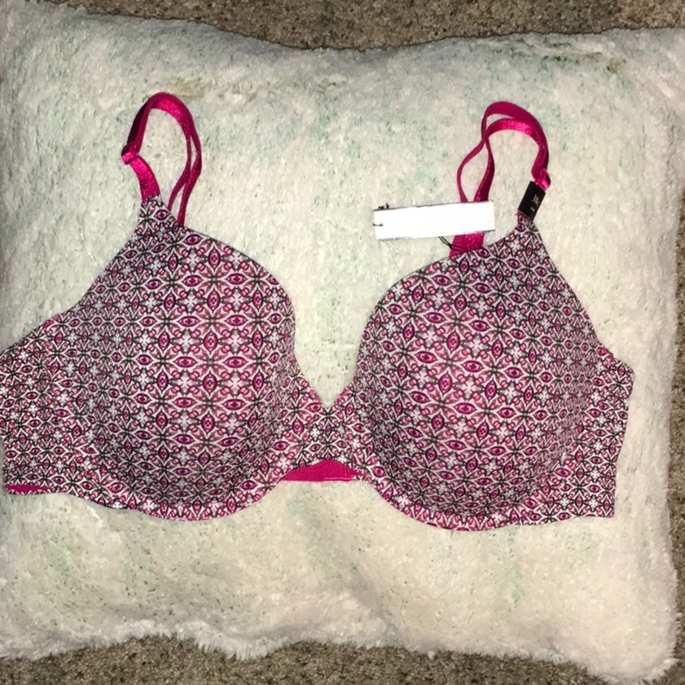 NWT Victoria’s Secret Uplift Bra